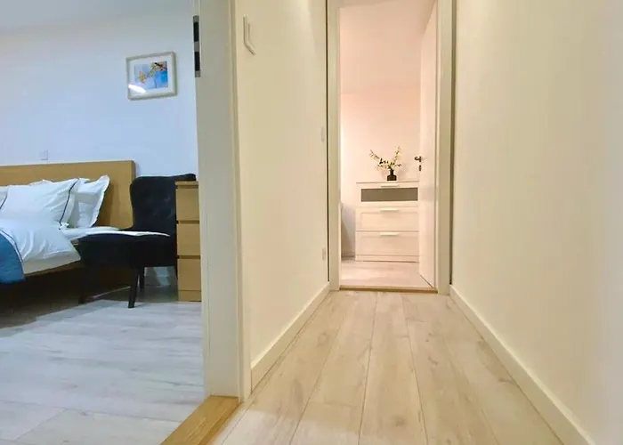 Cozy 3-bedroom In The Center Apartament