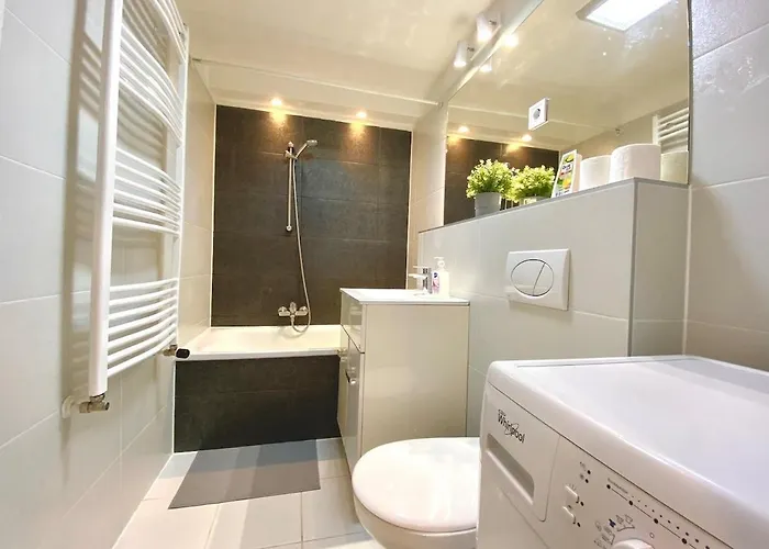 Cozy 3-bedroom In The Center Apartament Budapeszt