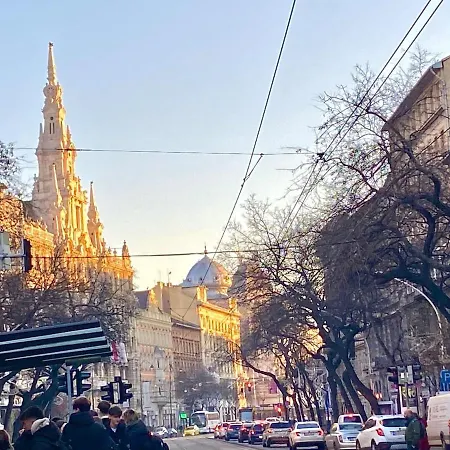 Cozy 3-bedroom In The Center Budapest